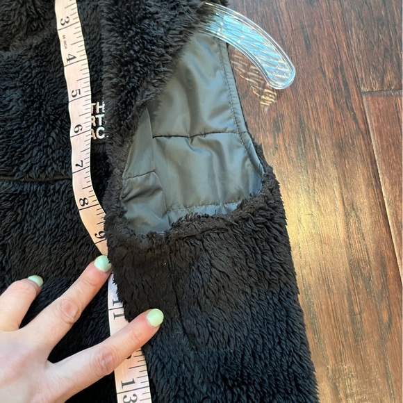 The North Face Reversible Vest - Picture 9 of 9